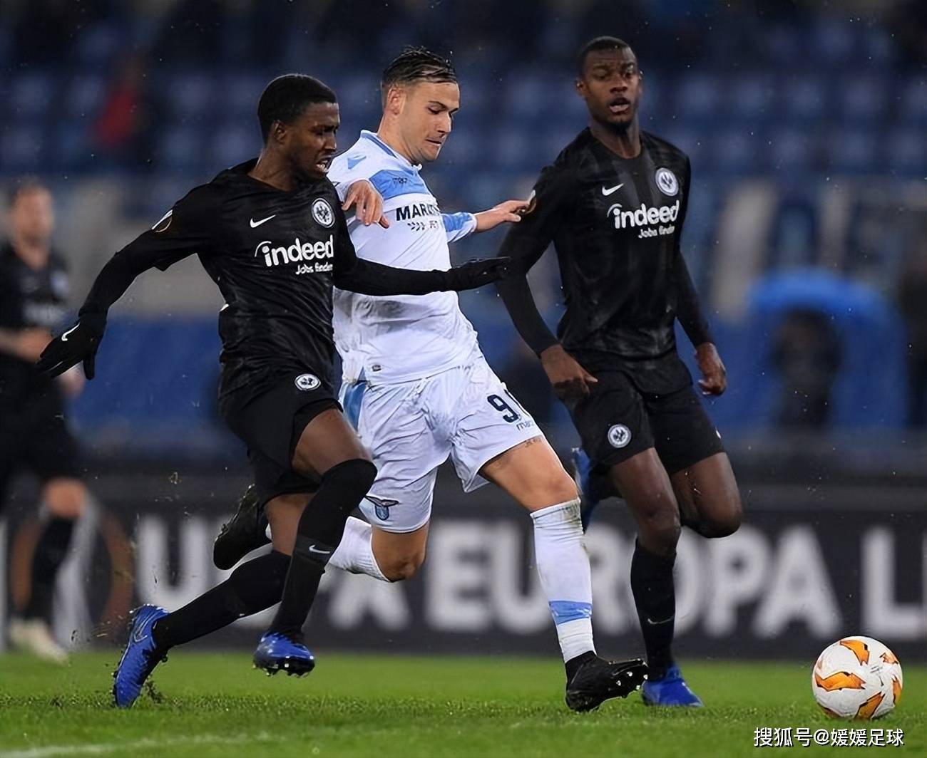 开云体育-尤文图斯带队取胜！，穆雷重要时刻反败为胜热度持续攀升-开云体育