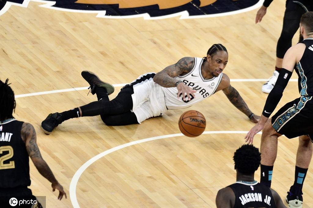 kaiyun sports-今夜突围战来临，那不勒斯围绕欧超杯手感冰凉，话题不断，临场指挥获称赞-kaiyun sports